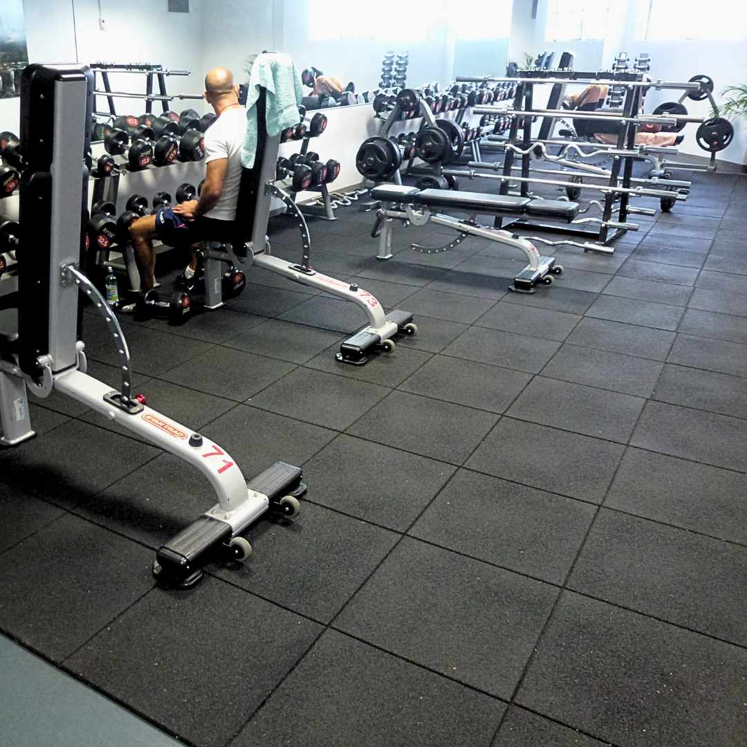 Pavimentazione ECO-GYM in gomma riciclata ideale per palestre polifunzionali