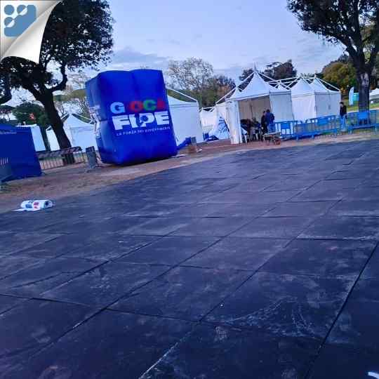 allestimento della pavimentazione per evento di educazione motoria