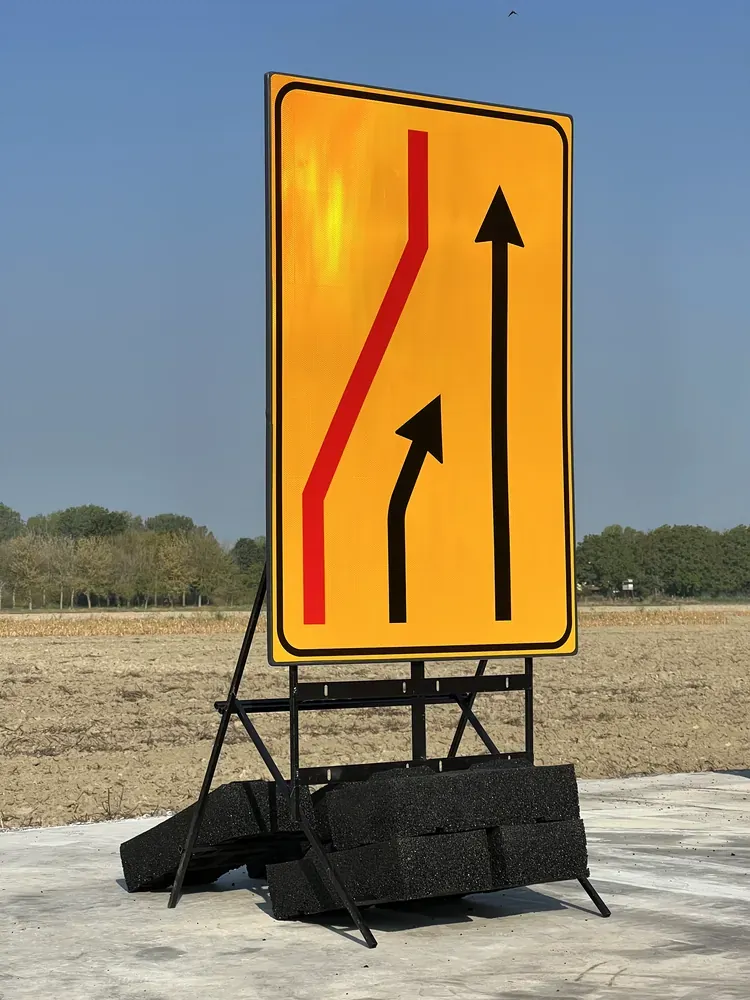 cartello stradale provvisorio stabilizzato con ECO-BALLAST
