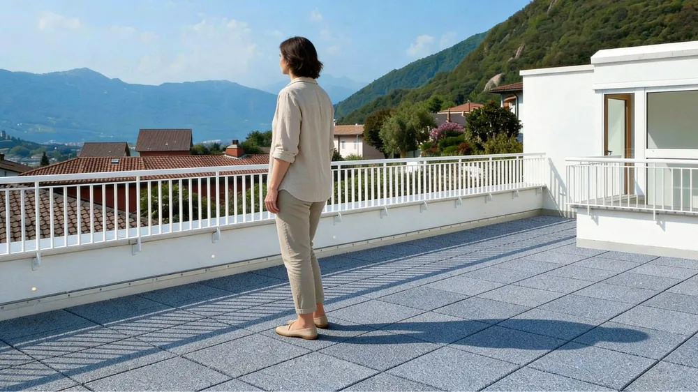 ECO-ROOF 1 Überdachte Terrasse mit ECO.ROOF zur Erneuerung des Bodenbelags
